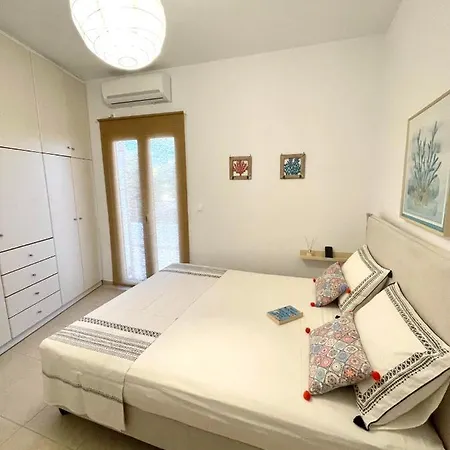 Rizes Elias House *